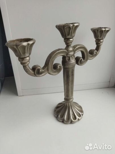 Подсвечник литой на три свечи