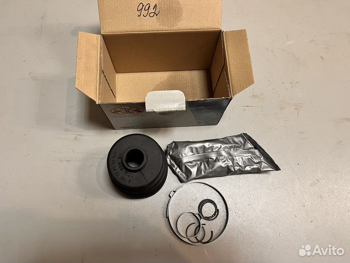 К-кт пыльника шруса наружного\ Mazda 323/626