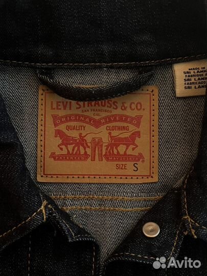 Джинсовая куртка levis