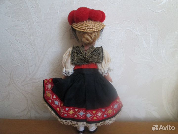 Кукла сувенирная гдр