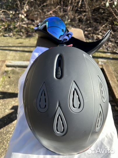 Шлем горнолыжный мужской и очки