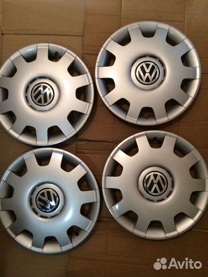 Колпак колеса VW Golf IV 1J0601147L