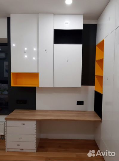 Рабочая зона у окна