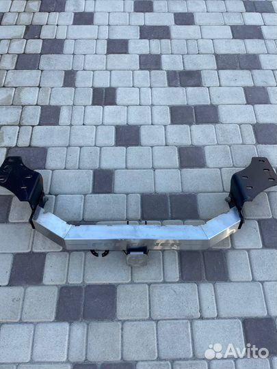 Фаркоп на toyota fortuner