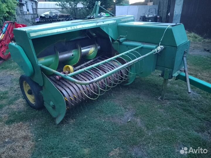 Пресс-подборщик John Deere 332 A, 1997