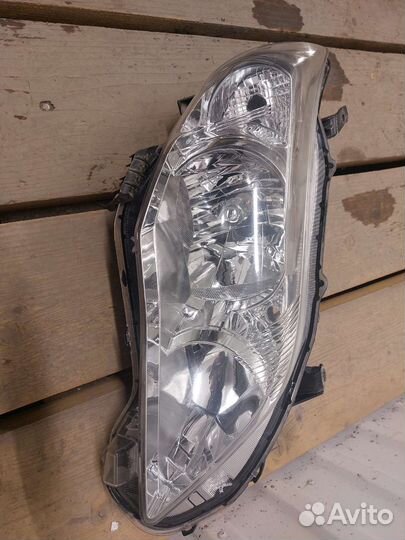 Фара правая Toyota Corolla 150 2010-12 рестайлинг