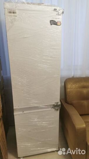 Встраиваемый холодильник новый