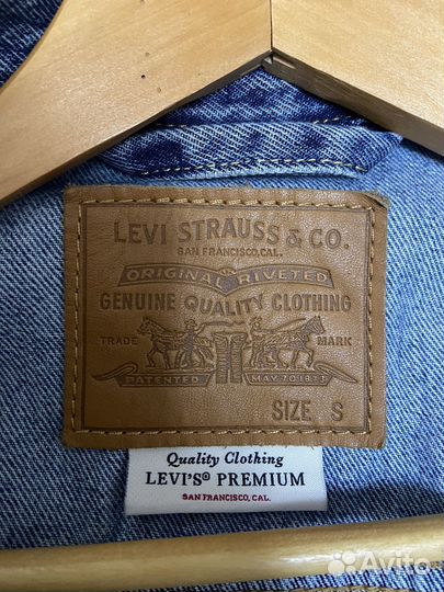 Джинсовая куртка levis