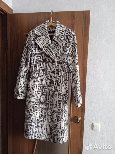 Пальто женское демисезонное р. 46