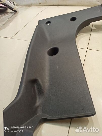 Накладка багажника (правая) (Kia K5 III)