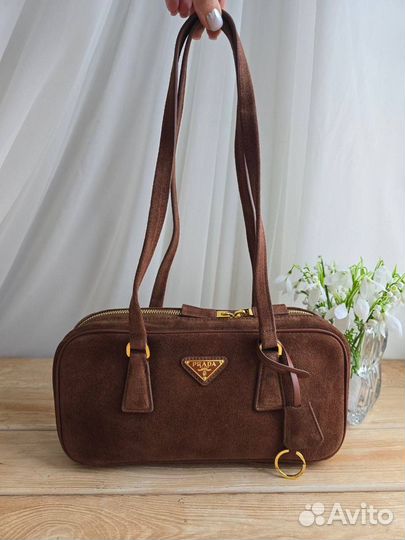 Сумка с ручками Prada натуральная замша