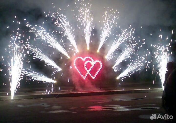 Дорожка из 6 холодных фонтанов и контурное сердце