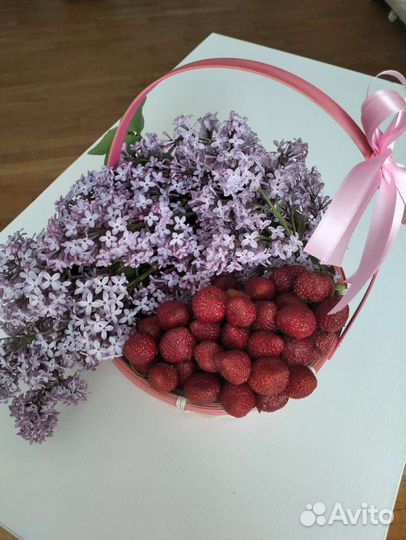 Букет из фруктов и ягод и овощей