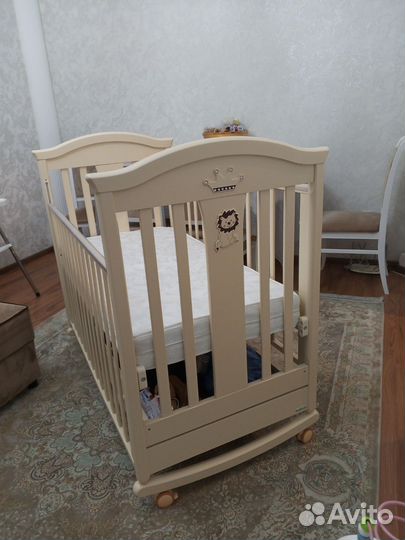 Детская кроватка