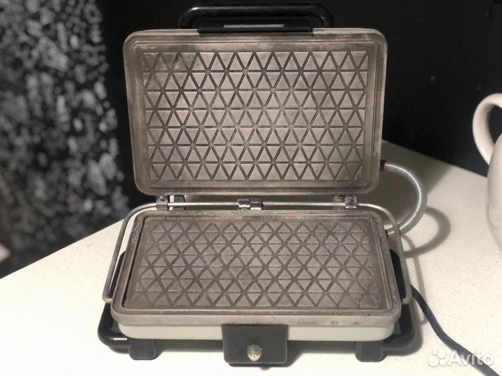 Электровафельница и мясорубка СССР