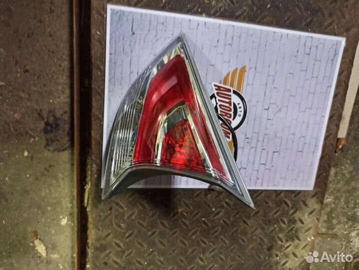 Фонарь правый Nissan x-trail t32