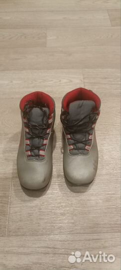 Лыжные ботинки классические