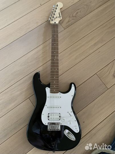 Гитара Fender Squier +комбоусилитель fender 10G