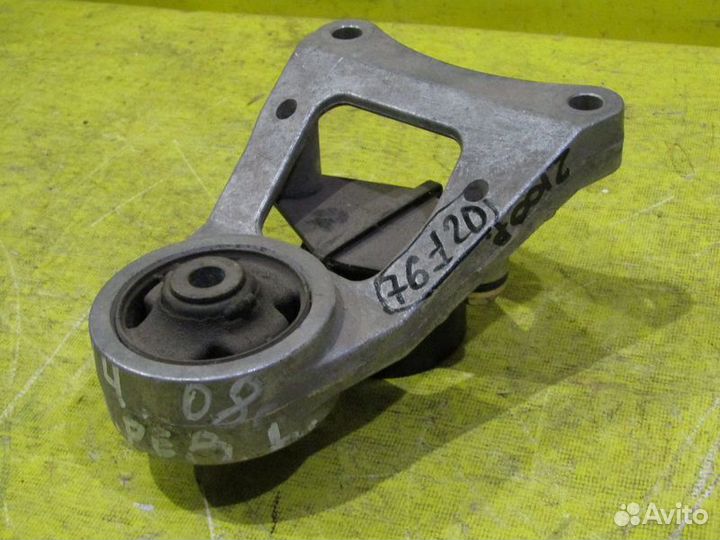 Подушка редуктора Toyota RAV-4 06-12г 76120