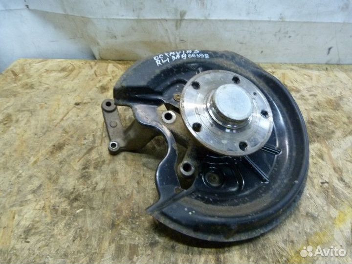 Кулак поворотный задний правый Skoda Octavia (A5 1