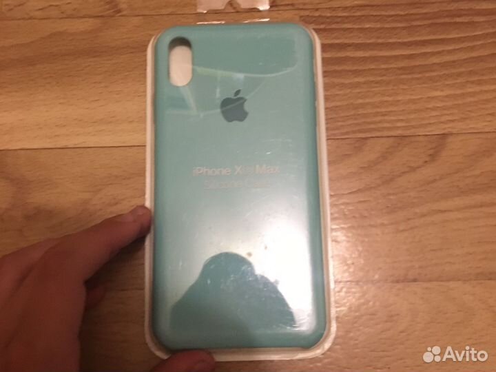 Чехол на iPhone