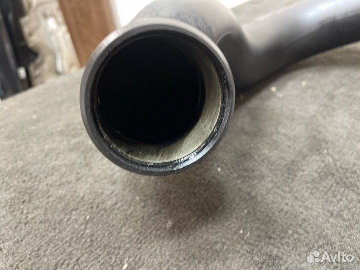 Патрубок интеркулера Land Rover Velar L560 2.0 I4