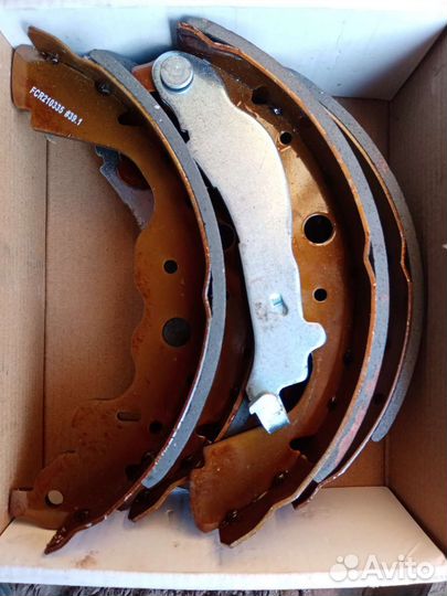 Задние тормозные колодки рено