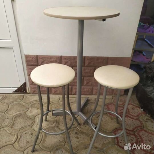 Комплект. Стол и два стула