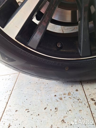 Yokohama Advan Sport V105W 235/65 R19