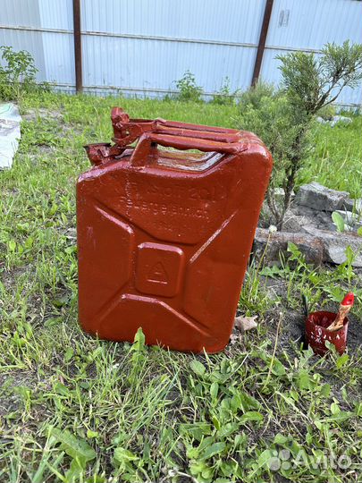 Канистры металлические 20 литров