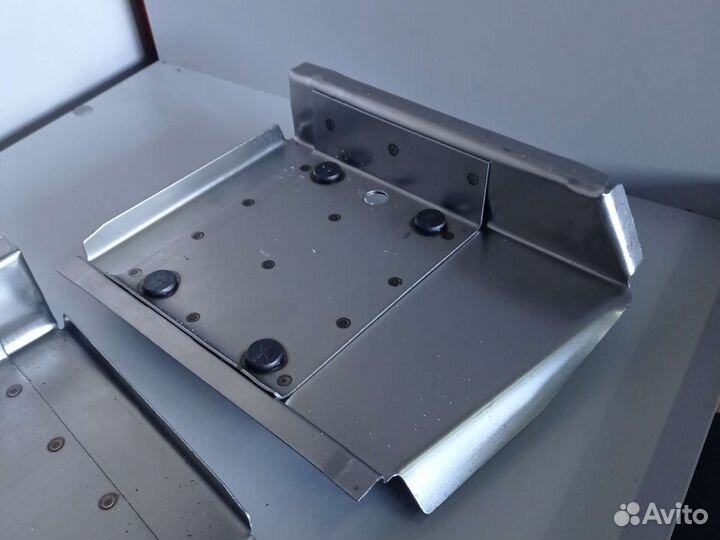 Площадка крепления реактивной тяги LADA Niva 2121