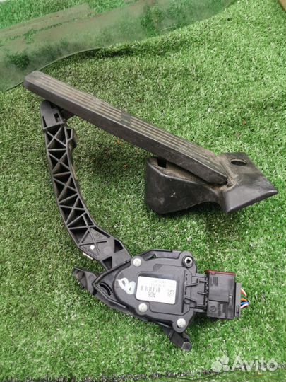 Педаль газа Hyundai Santa-Fe 2 SUV 2.2 дизель D4HB