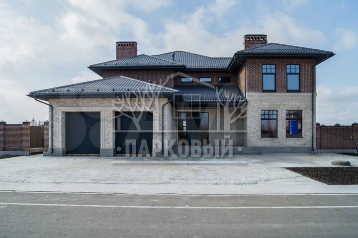 Дом 378,6 м² на участке 8 сот.