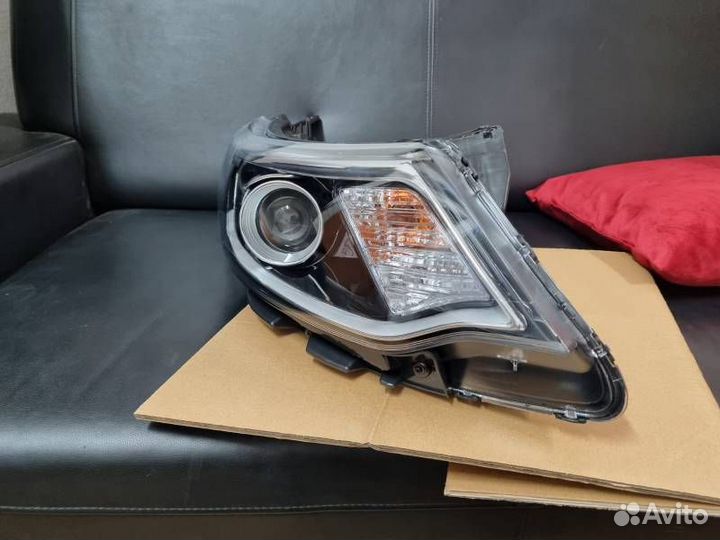 Фара передняя правая Kia Rio 3 15-17г