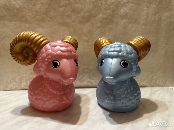 Новогодняя игрушка-футляр для подарка