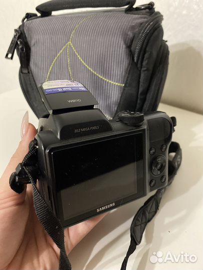 Зеркальный фотоаппарат samsung