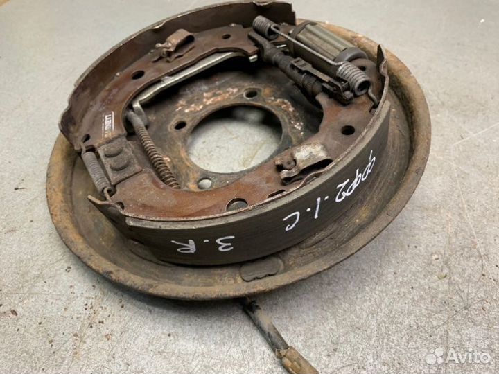 Щит тормозной задний правый Ford Focus 2 седан 1.6