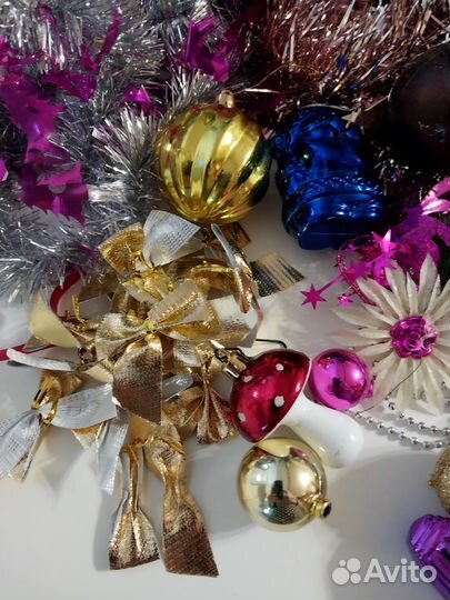 Елочные игрушки и мишура для поделок