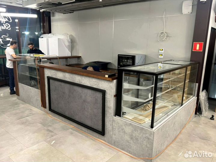 Витрина для торгового центра