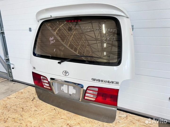 Дверь багажника задняя Toyota Grand Hiace VCH16