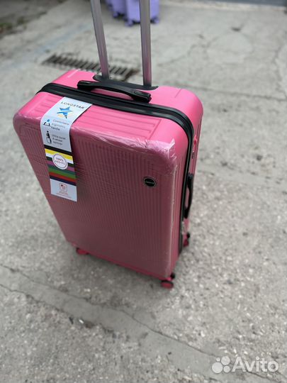 Чемодан на колесах размер l большой