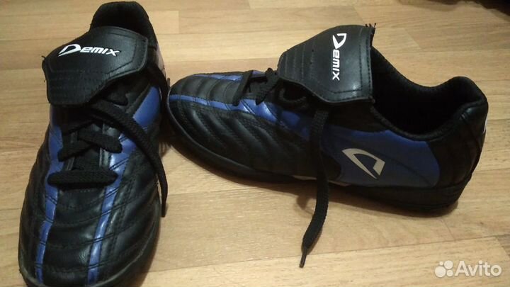 Детские футбольные бутсы