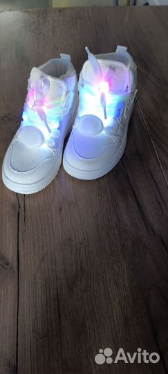Новые Светящиеся Кроссовки, размер 31