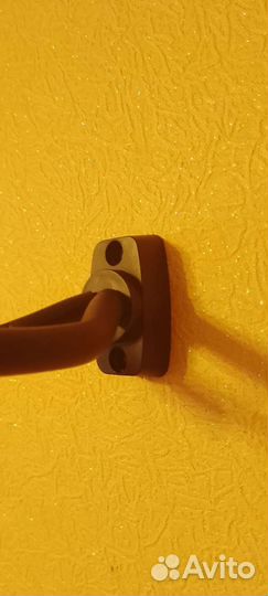 Настенный кронштейн для гитары