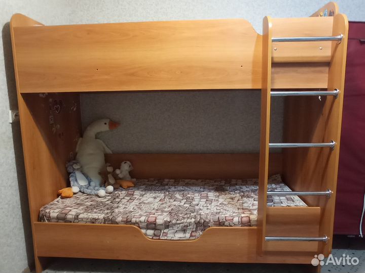Двухъярусная кровать бу с матрасами