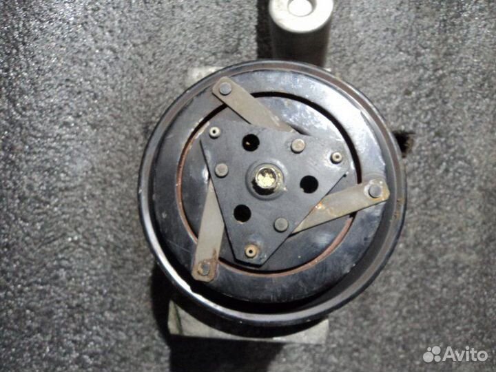 Компрессор кондиционера Nissan Skyline HV35 VQ25DD