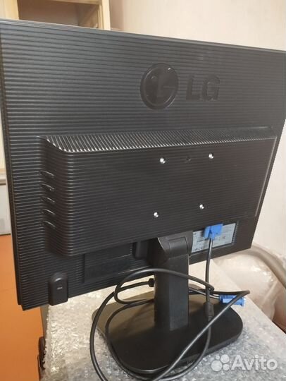 Монитор LG Flatron 19