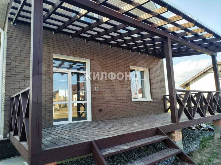 Коттедж 129 м² на участке 8 сот.