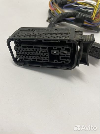 Разъем эбу Активной рулевой рейки бмв Х5 Е70