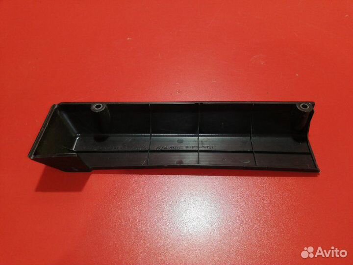 Декоративная крышка двс левая Suzuki Grand Vitara